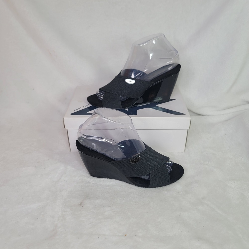 Anne Klein Y2K Retro Wedge Sandals Cruise Black Vacation Resortwear Size 7.5‎